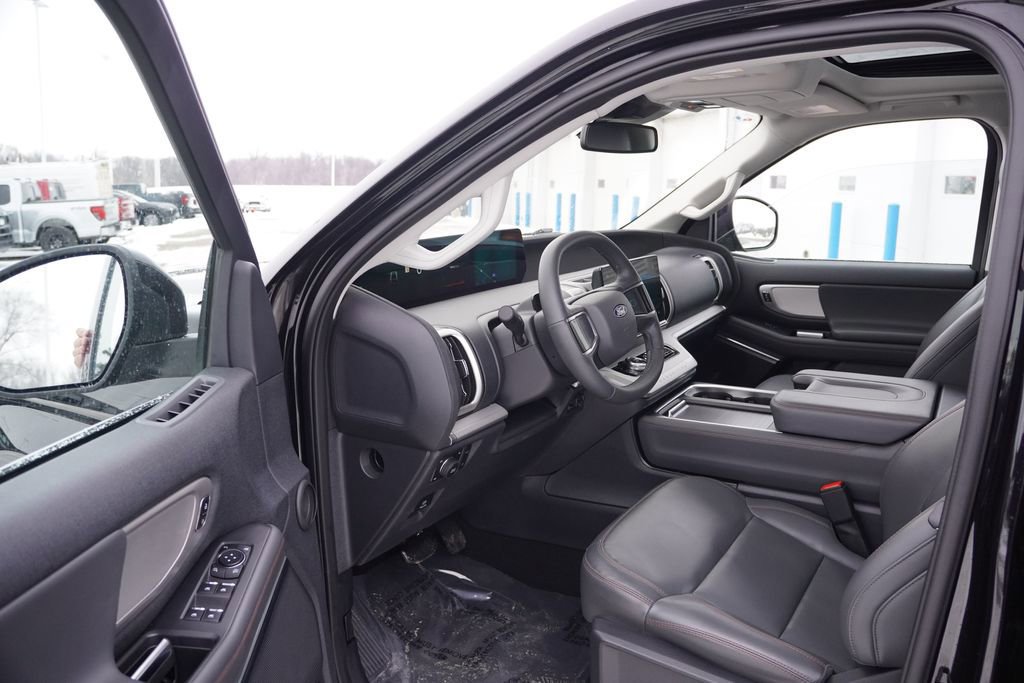 Certified 2025 Ford Expedition Active image 16