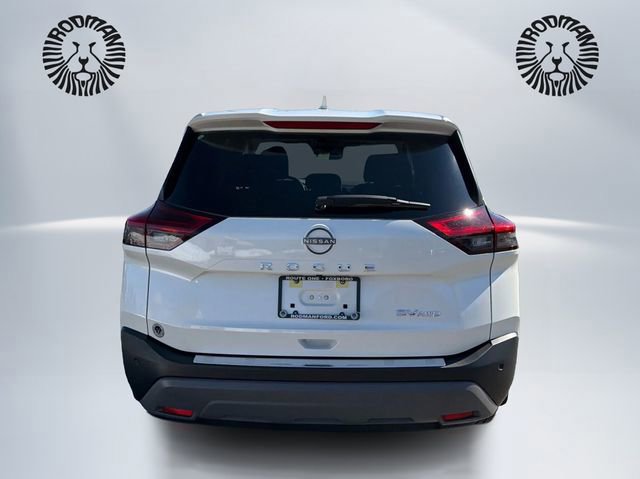 Used 2023 Nissan Rogue SV image 4
