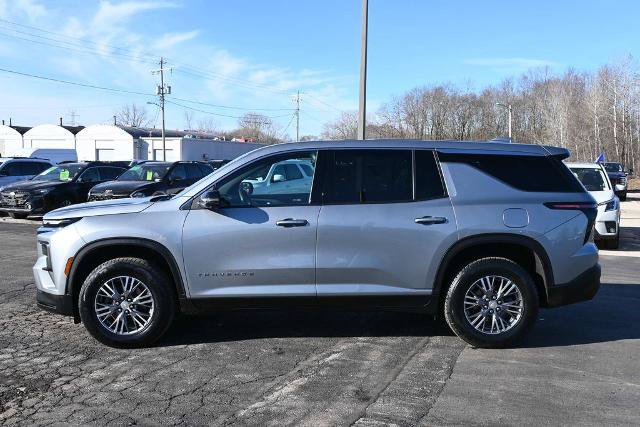 Used 2024 Chevrolet Traverse LS AWD/4WD image 4