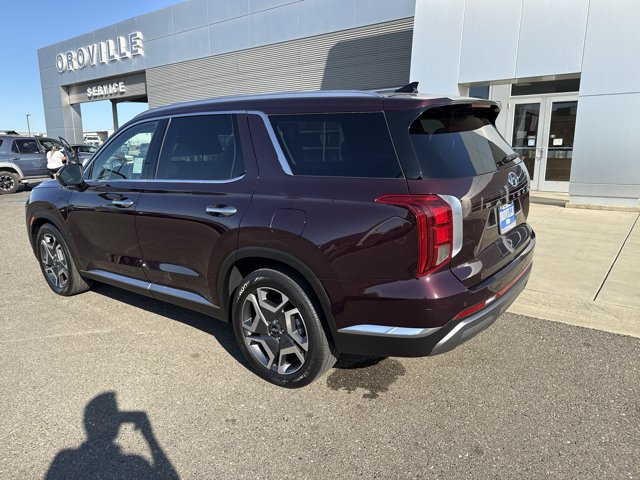 Used 2024 Hyundai Palisade Limited FWD image 3