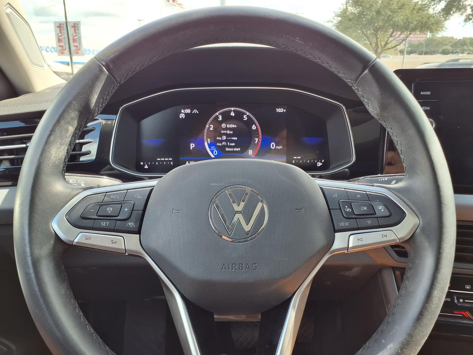 Used 2025 Volkswagen Jetta SE FWD image 24
