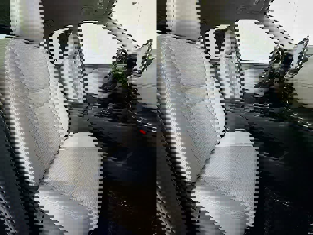 Used 2023 Nissan Rogue SV image 15