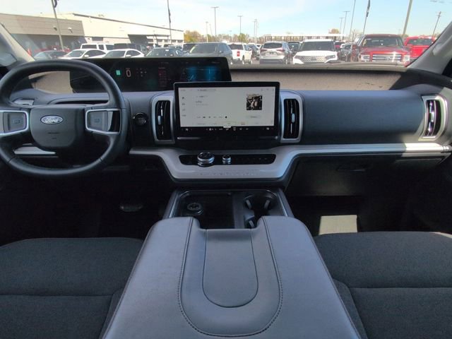 Certified 2025 Ford Expedition Active image 15