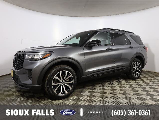 Certified 2025 Ford Explorer ST-Line AWD/4WD image 1