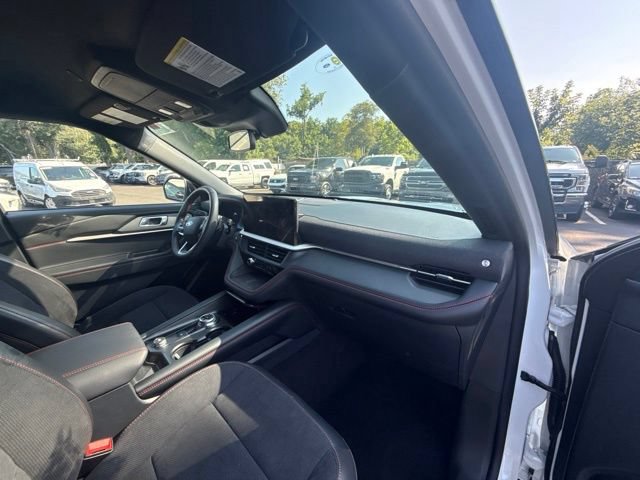 Certified 2025 Ford Explorer ST AWD/4WD image 10