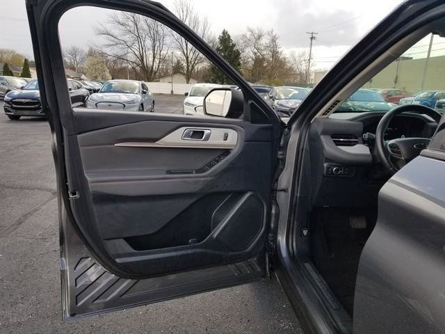 Certified 2025 Ford Explorer Active AWD/4WD image 10