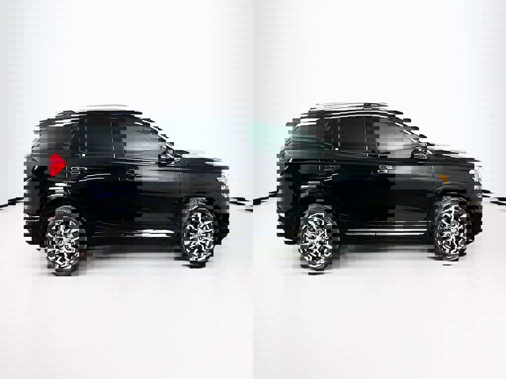 Used 2022 GMC Terrain Denali w/ Denali Premium Package image 6