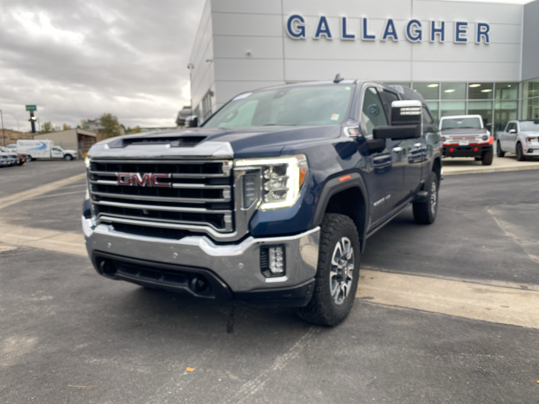 Used 2021 GMC Sierra 3500 SLT w/ SLT Premium Package AWD/4WD image 14