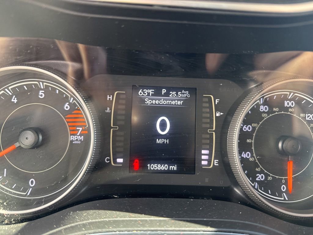 Used 2019 Jeep Cherokee Latitude w/ Popular Appearance Group image 18