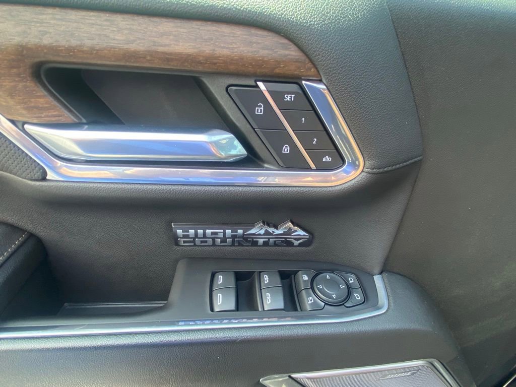 Used 2023 Chevrolet Silverado 1500 High Country w/ Technology Package AWD/4WD image 11