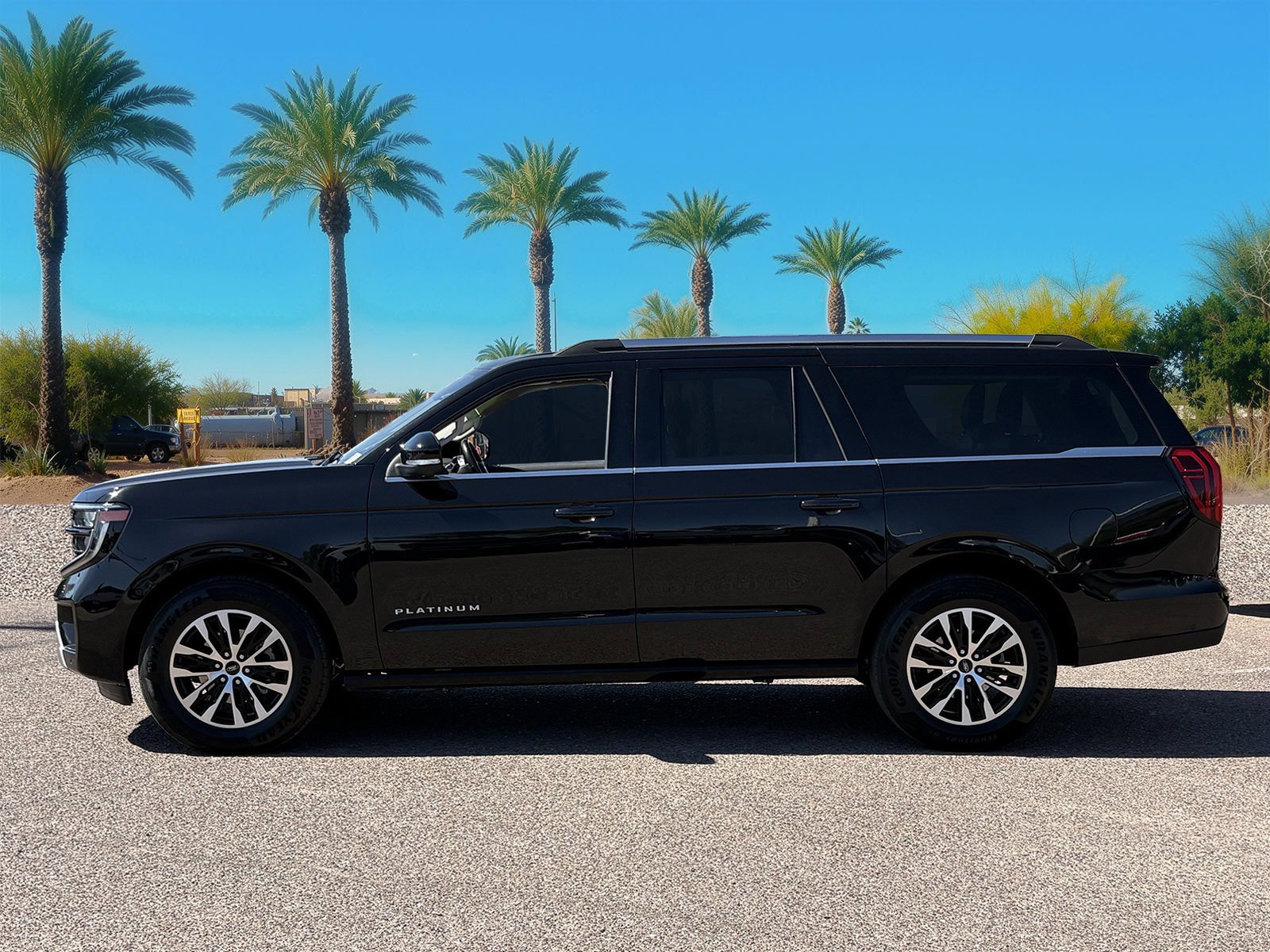 Certified 2025 Ford Expedition Max Platinum AWD/4WD image 2