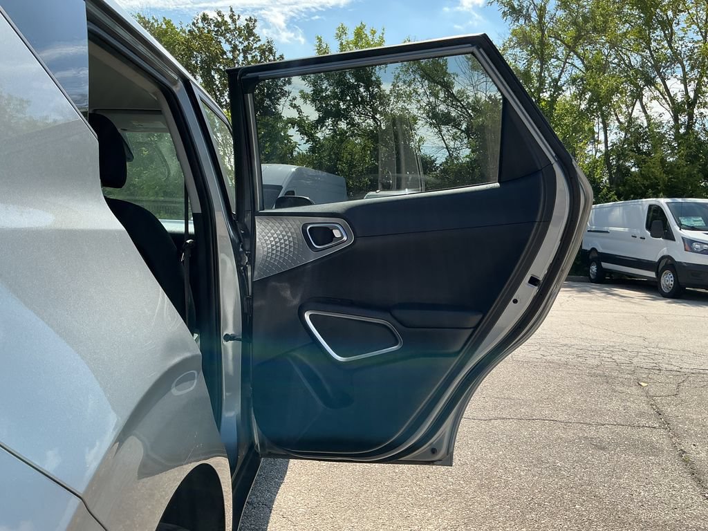 Used 2023 Kia Soul S FWD image 13