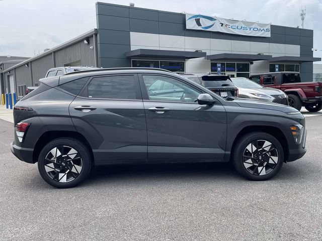Used 2025 Hyundai Kona SEL AWD/4WD image 3