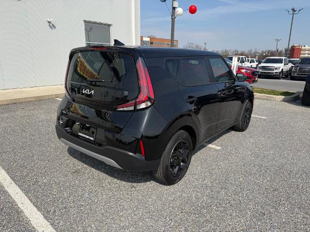 Used 2025 Kia Soul LX image 5