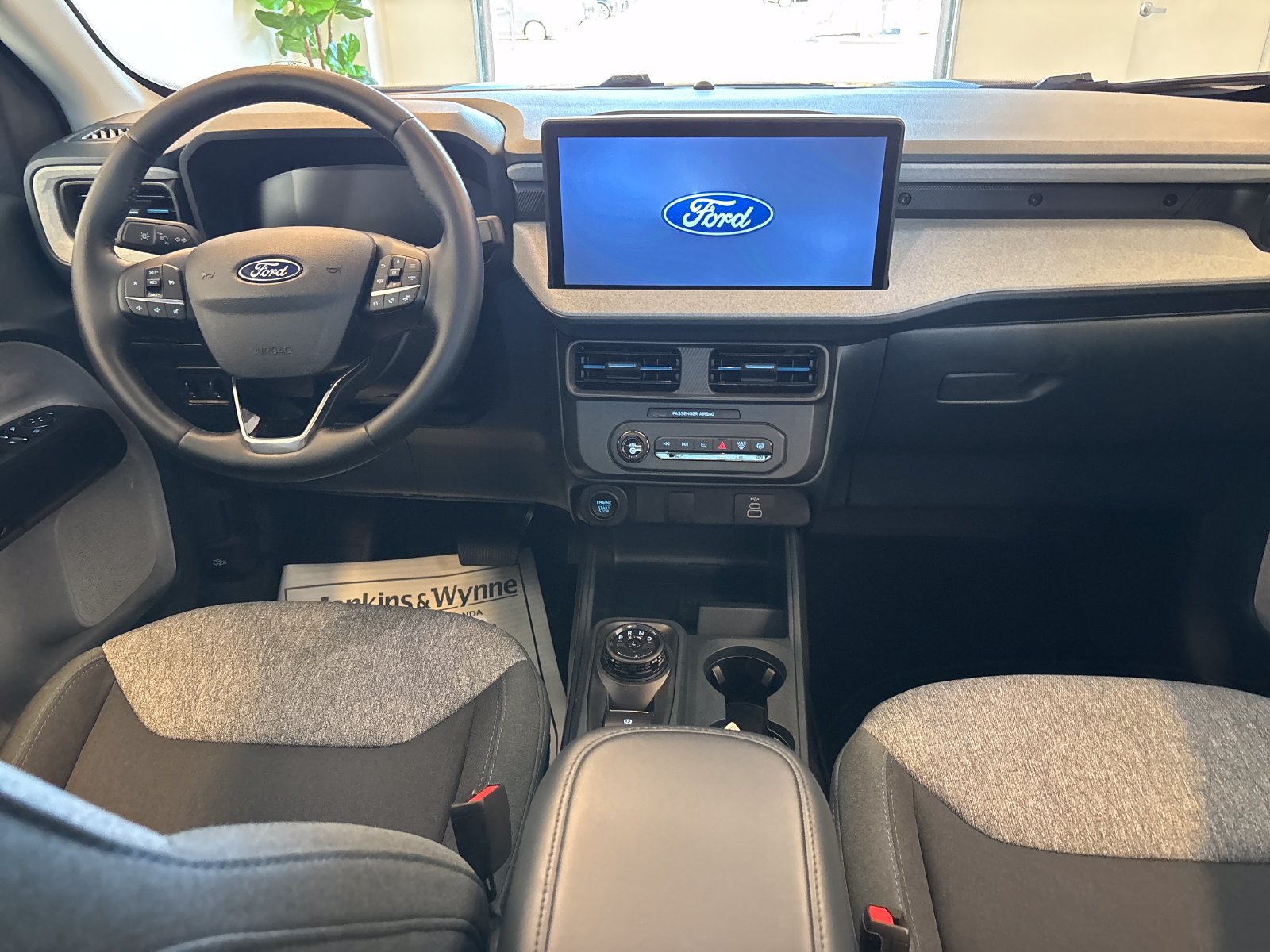 Certified 2025 Ford Maverick XLT w/ XLT Luxury Package AWD/4WD image 8