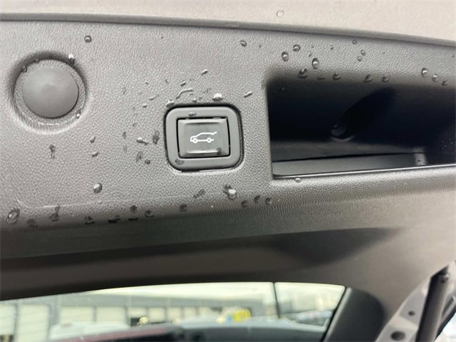 Used 2024 Chevrolet Equinox Premier image 13
