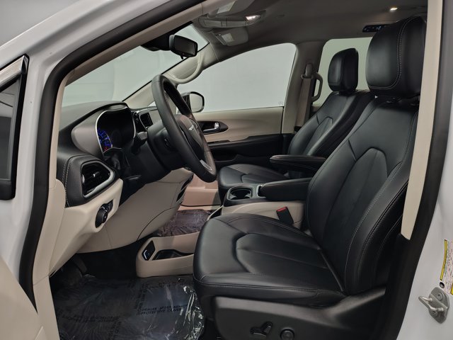 Used 2024 Chrysler Pacifica Limited FWD image 22