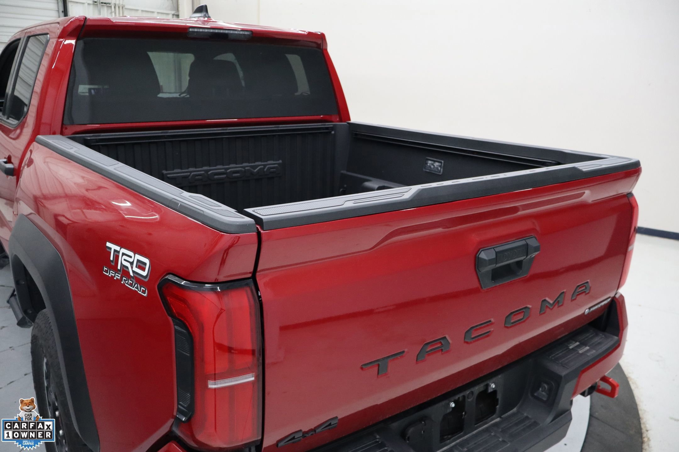 Used 2025 Toyota Tacoma TRD Off-Road AWD/4WD image 4