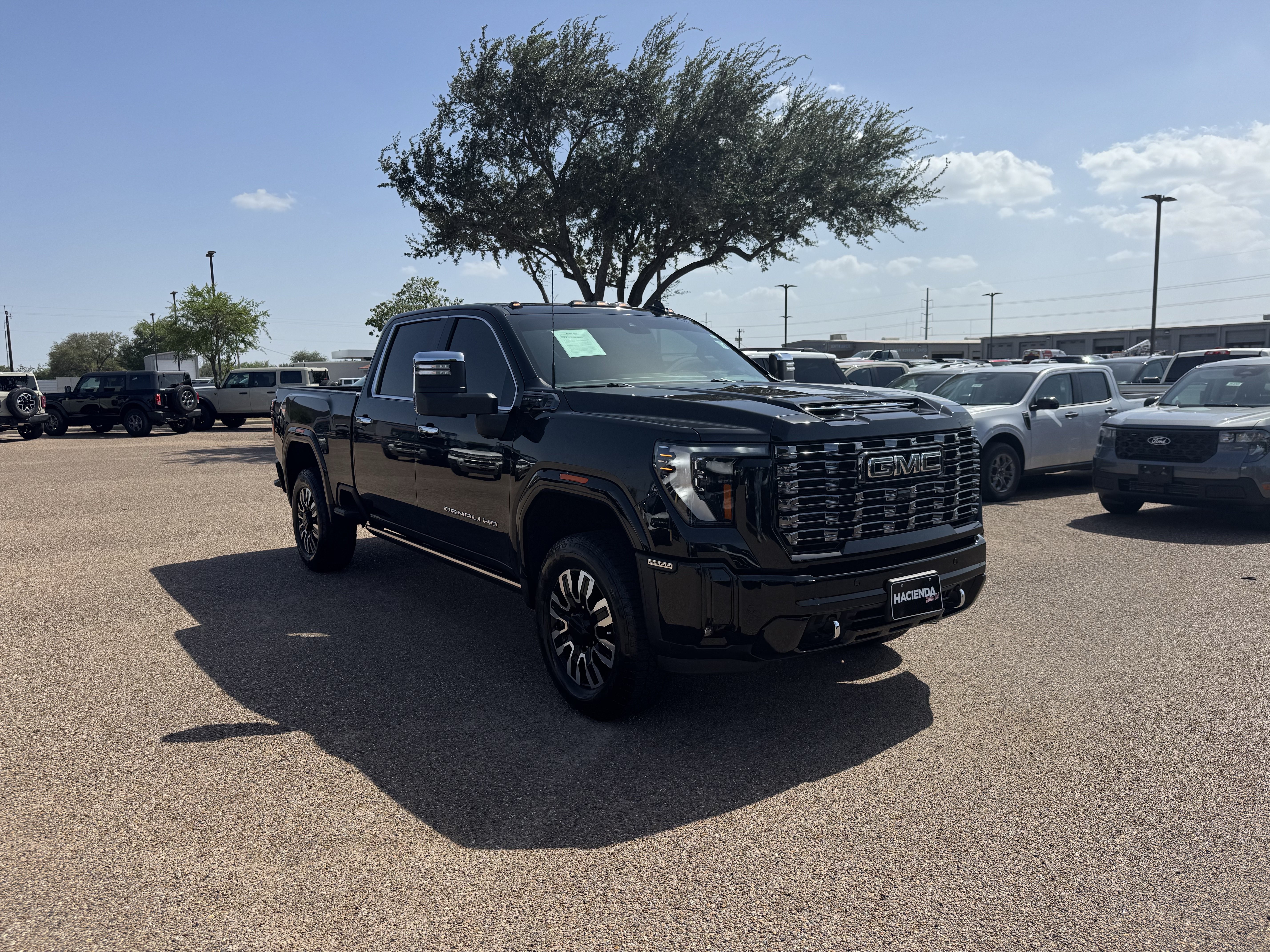 Used 2025 GMC Sierra 2500 Denali Ultimate AWD/4WD image 5