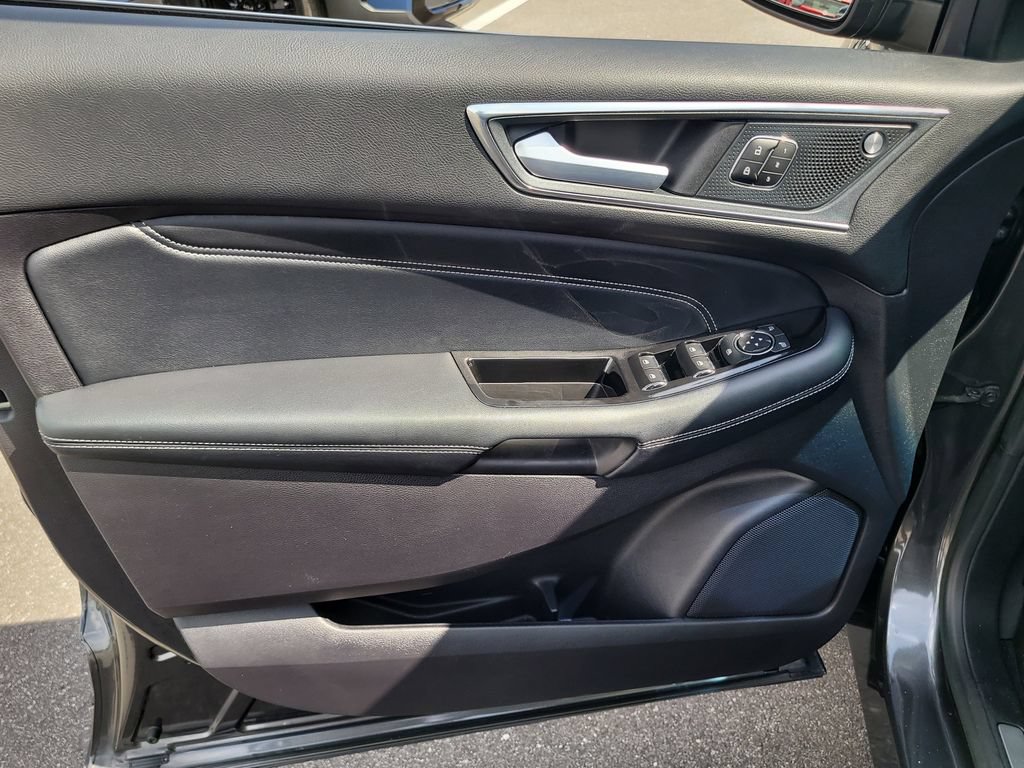 Certified 2019 Ford Edge Titanium w/ Equipment Group 301A FWD image 15