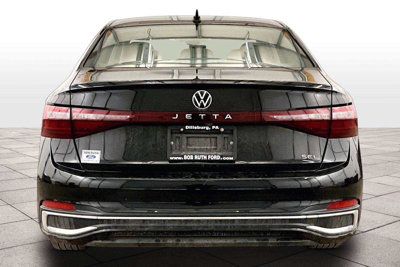 Used 2025 Volkswagen Jetta SEL image 4