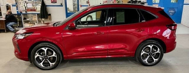 Certified 2024 Ford Escape ST-Line Select w/ Tech Pack #2 image 2