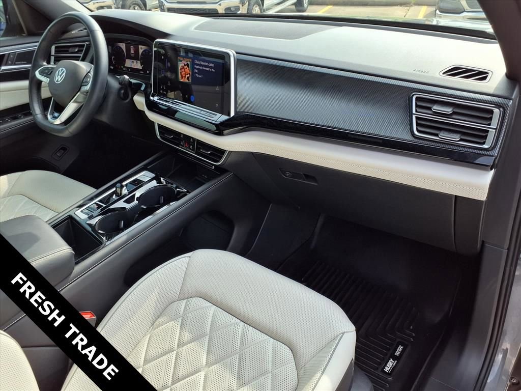 Used 2024 Volkswagen Atlas Cross Sport SEL Premium R-Line AWD/4WD image 28