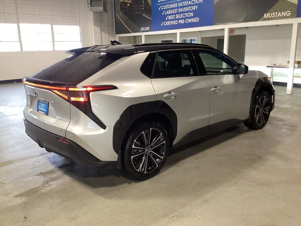 Used 2023 Toyota bZ4X AWD image 5