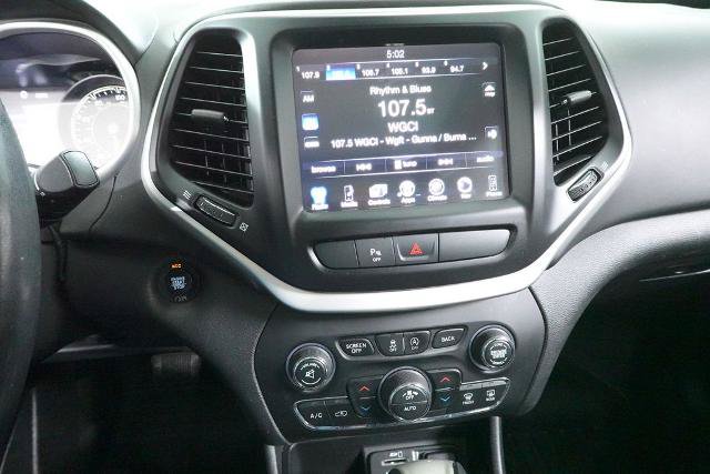 Used 2017 Jeep Cherokee Overland AWD/4WD image 16