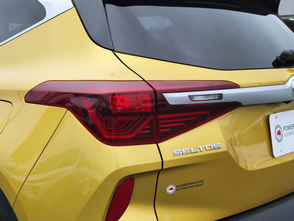 Used 2021 Kia Seltos SX w/ SX Sunroof Package image 12