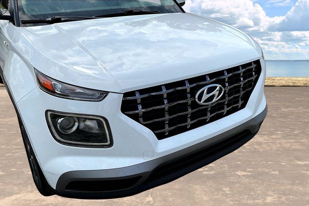 Used 2025 Hyundai Venue SEL FWD image 33