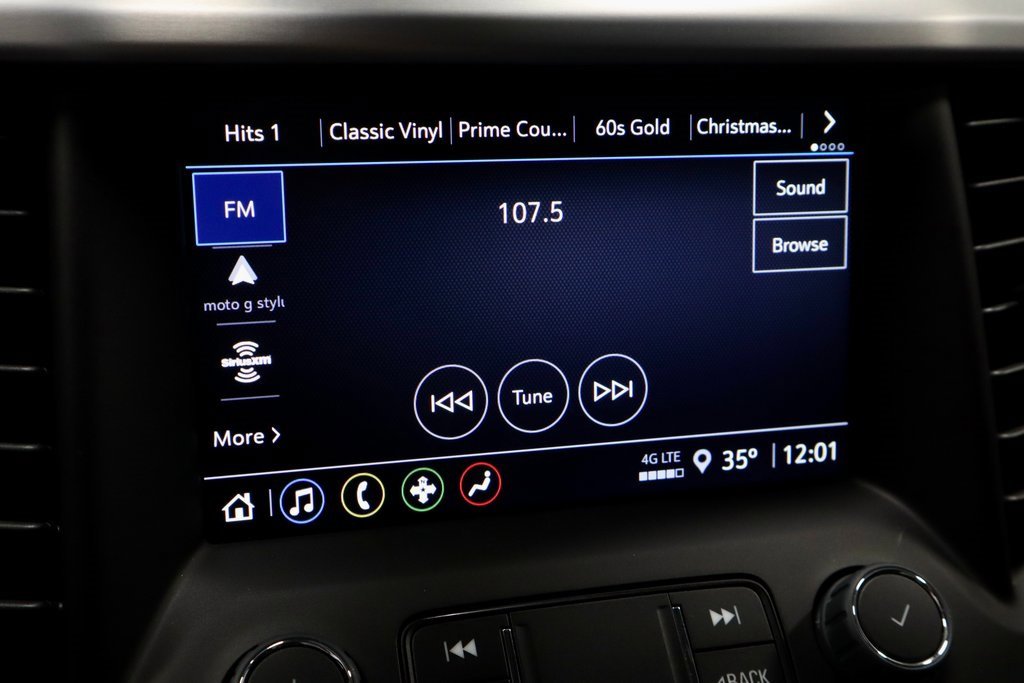 Used 2023 GMC Acadia SLE w/ Driver Convenience Package image 3