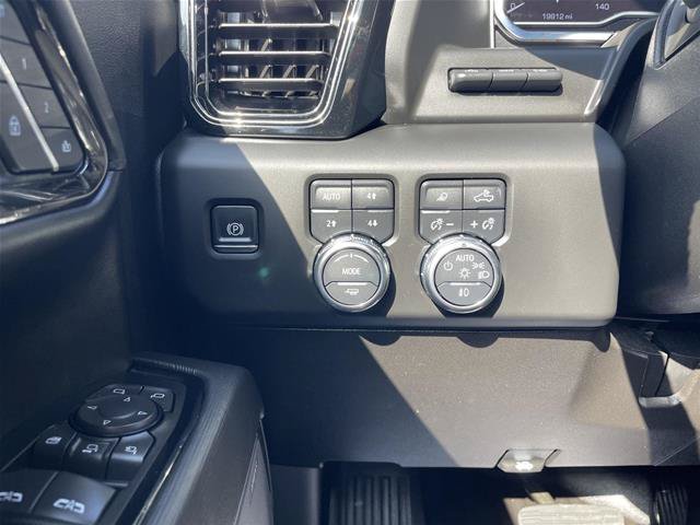 Used 2025 GMC Sierra 2500 AT4X AWD/4WD image 16