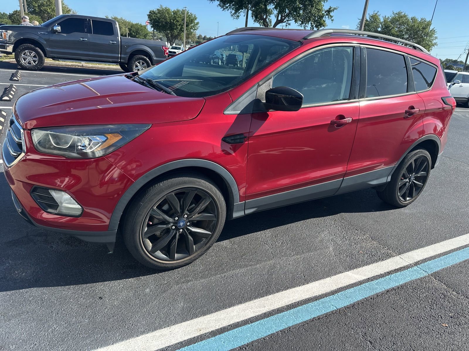 Certified 2019 Ford Escape SE FWD image 2