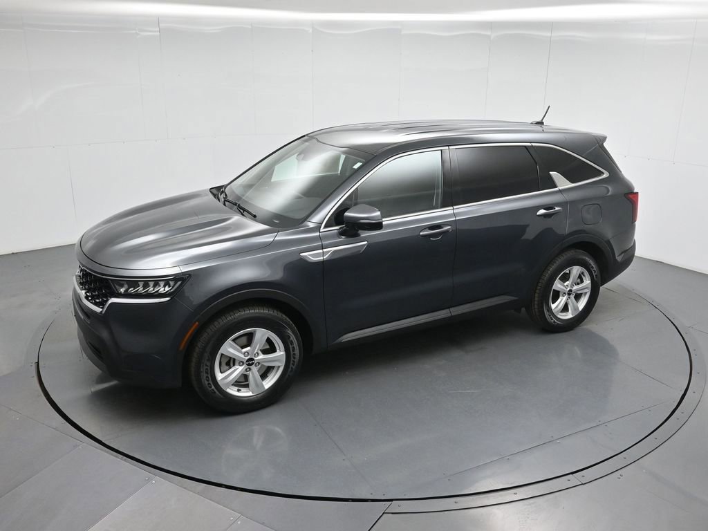 Used 2023 Kia Sorento LX image 31