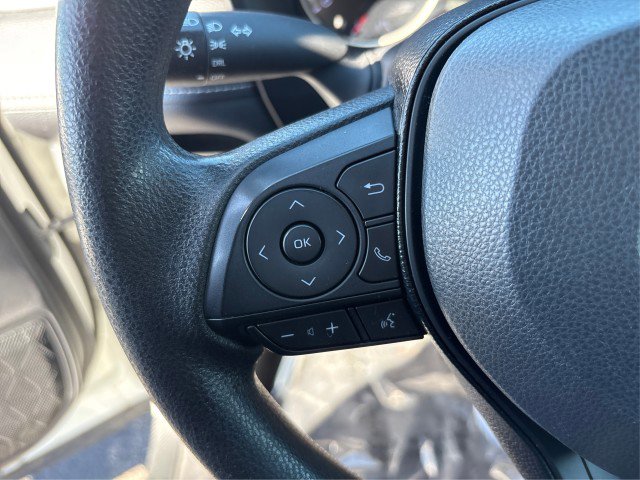 Used 2021 Toyota RAV4 LE AWD/4WD image 22