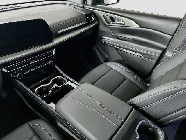 Used 2026 Chevrolet Traverse LT w/ Midnight/Sport Edition FWD image 11
