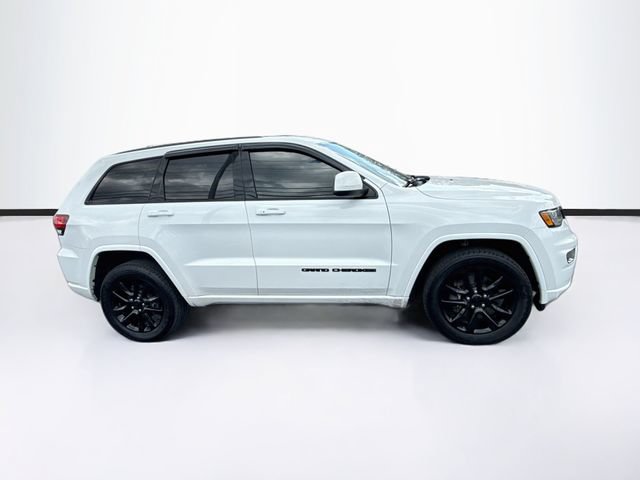 Used 2021 Jeep Grand Cherokee Laredo X AWD/4WD image 12