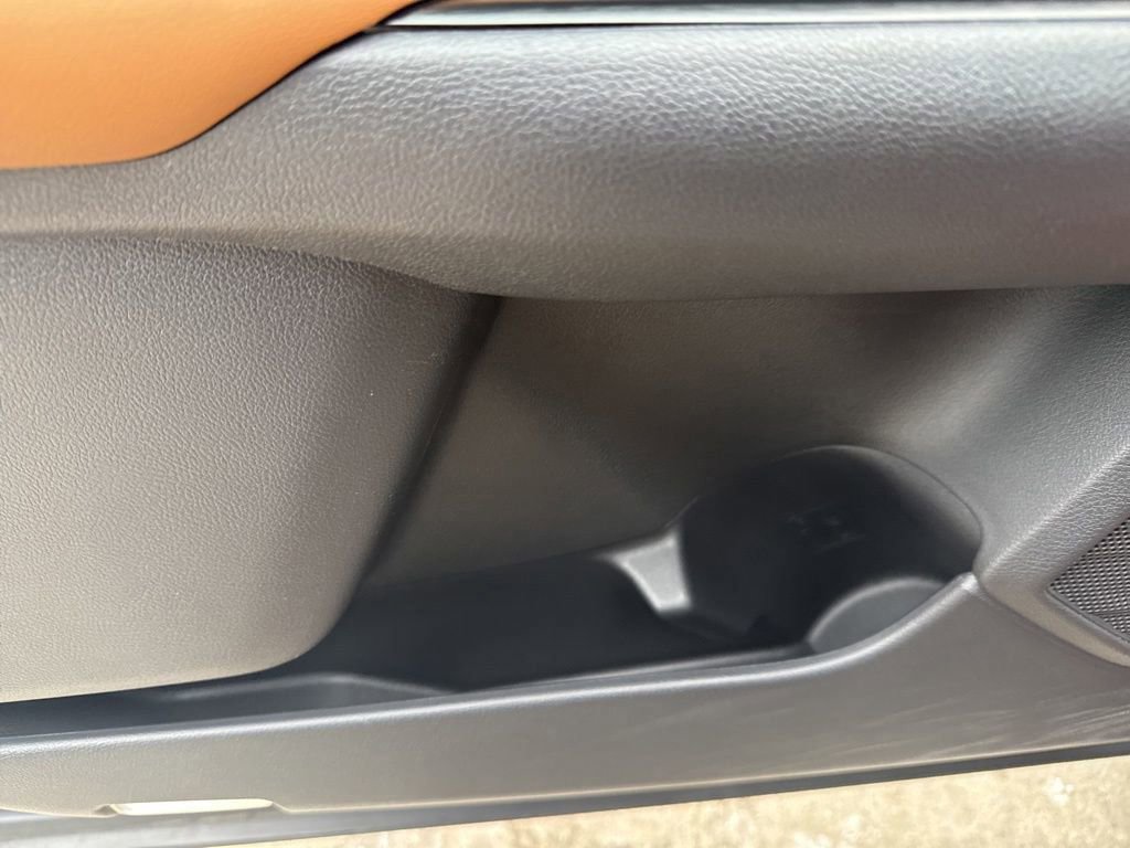 Used 2019 Lexus UX 200 image 18