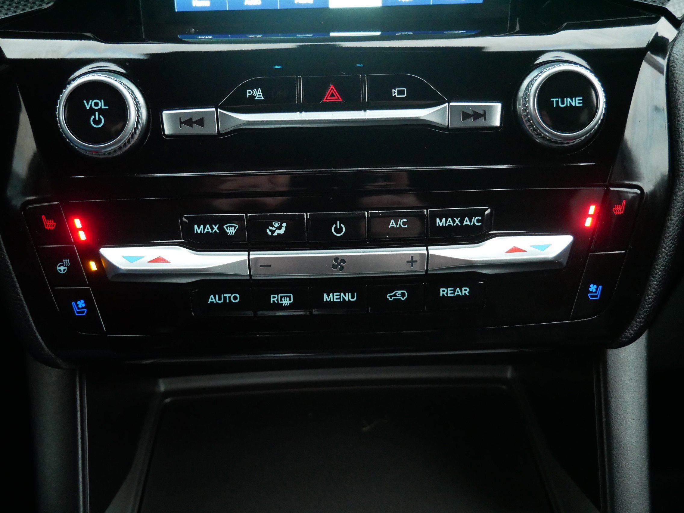 Certified 2023 Ford Explorer ST w/ Equipment Group 401A image 18