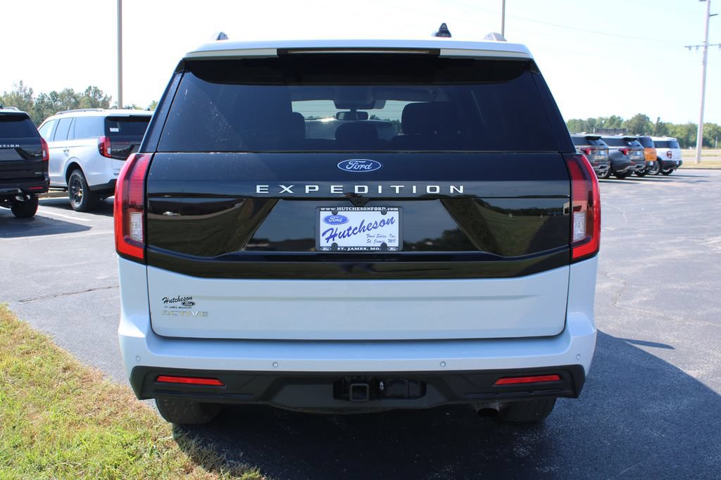 Certified 2025 Ford Expedition Active AWD/4WD image 10