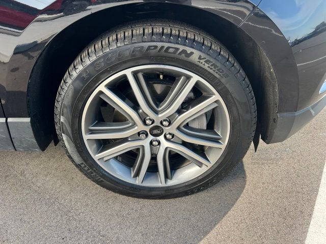Certified 2024 Ford Edge Titanium w/ Equipment Group 301A AWD/4WD image 10