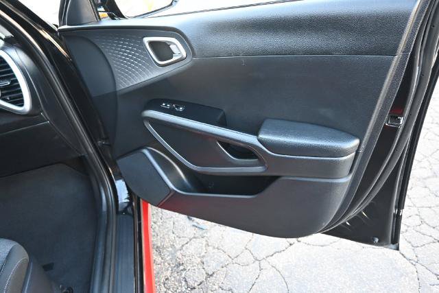 Used 2020 Kia Soul GT-Line FWD image 21