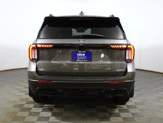 Certified 2025 Ford Explorer ST-Line image 3