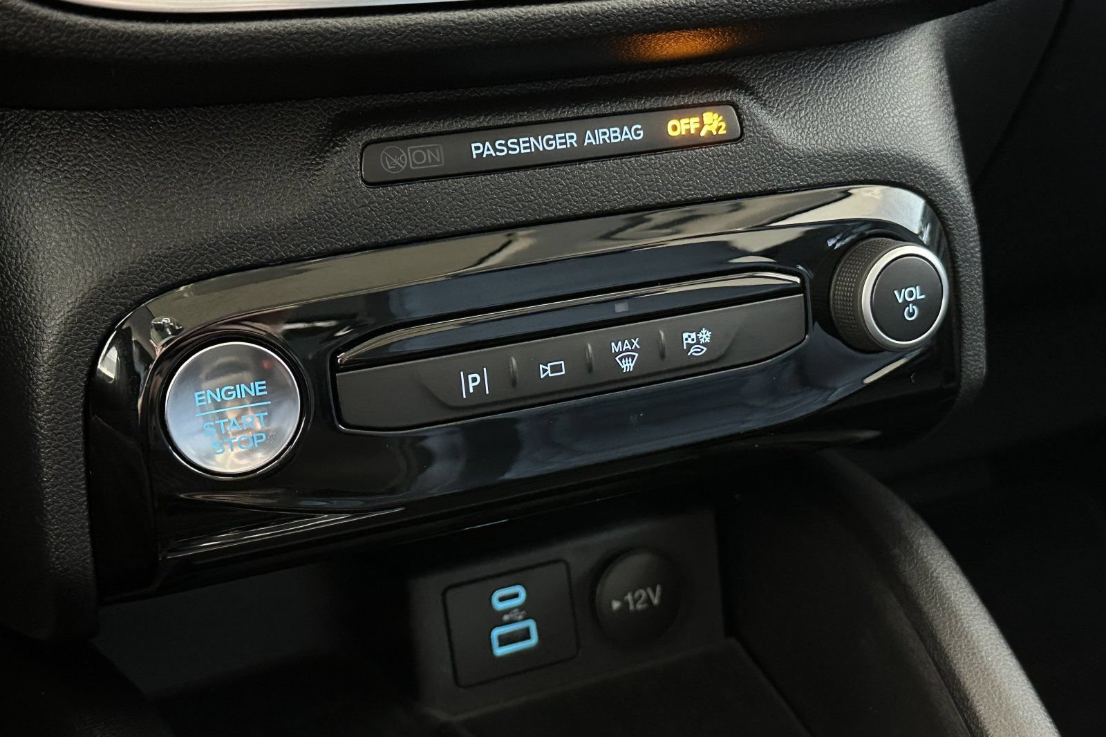 Certified 2023 Ford Escape SE w/ PHEV Premium Package FWD image 20