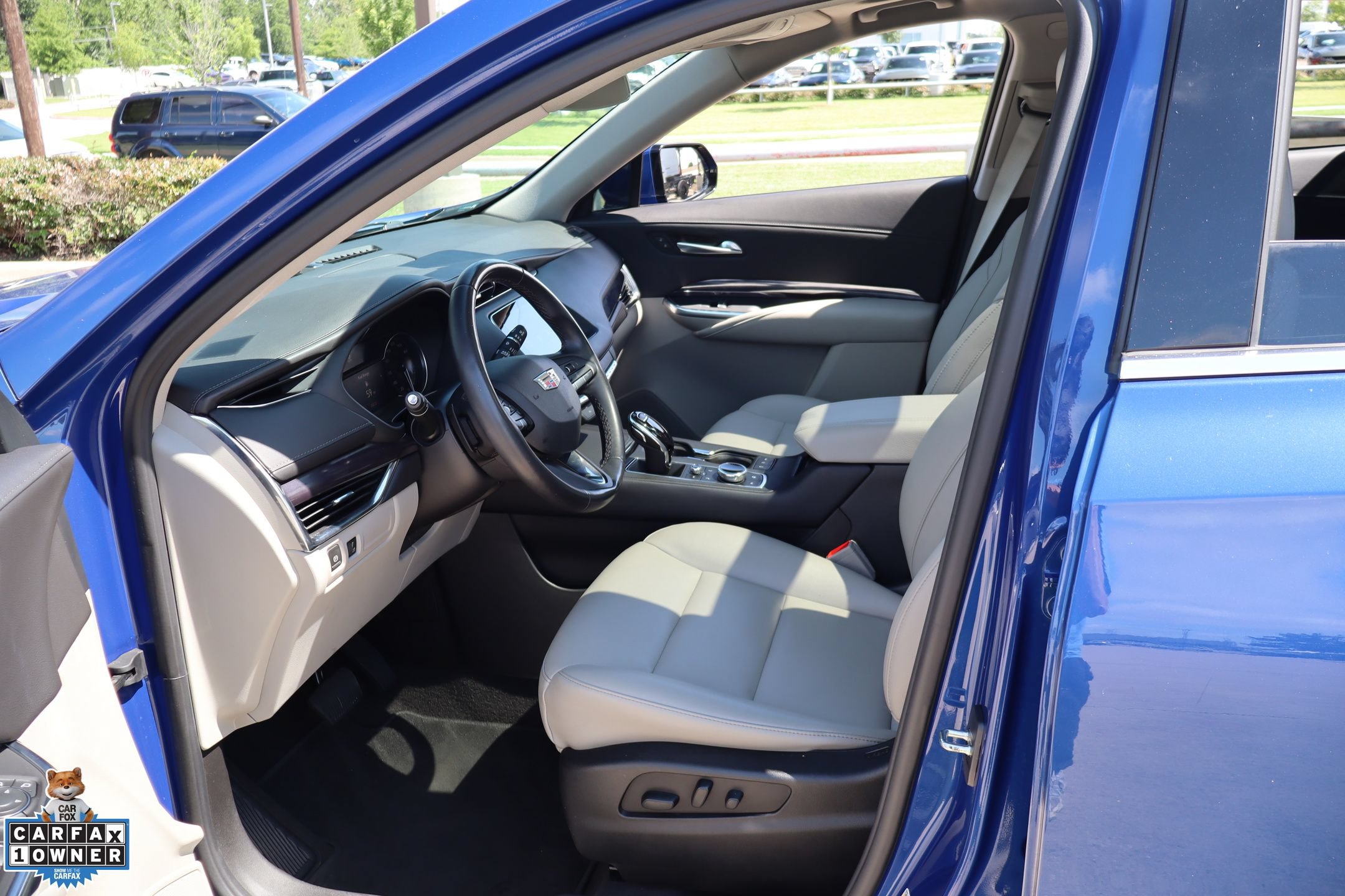 Used 2023 Cadillac XT4 Luxury FWD image 25