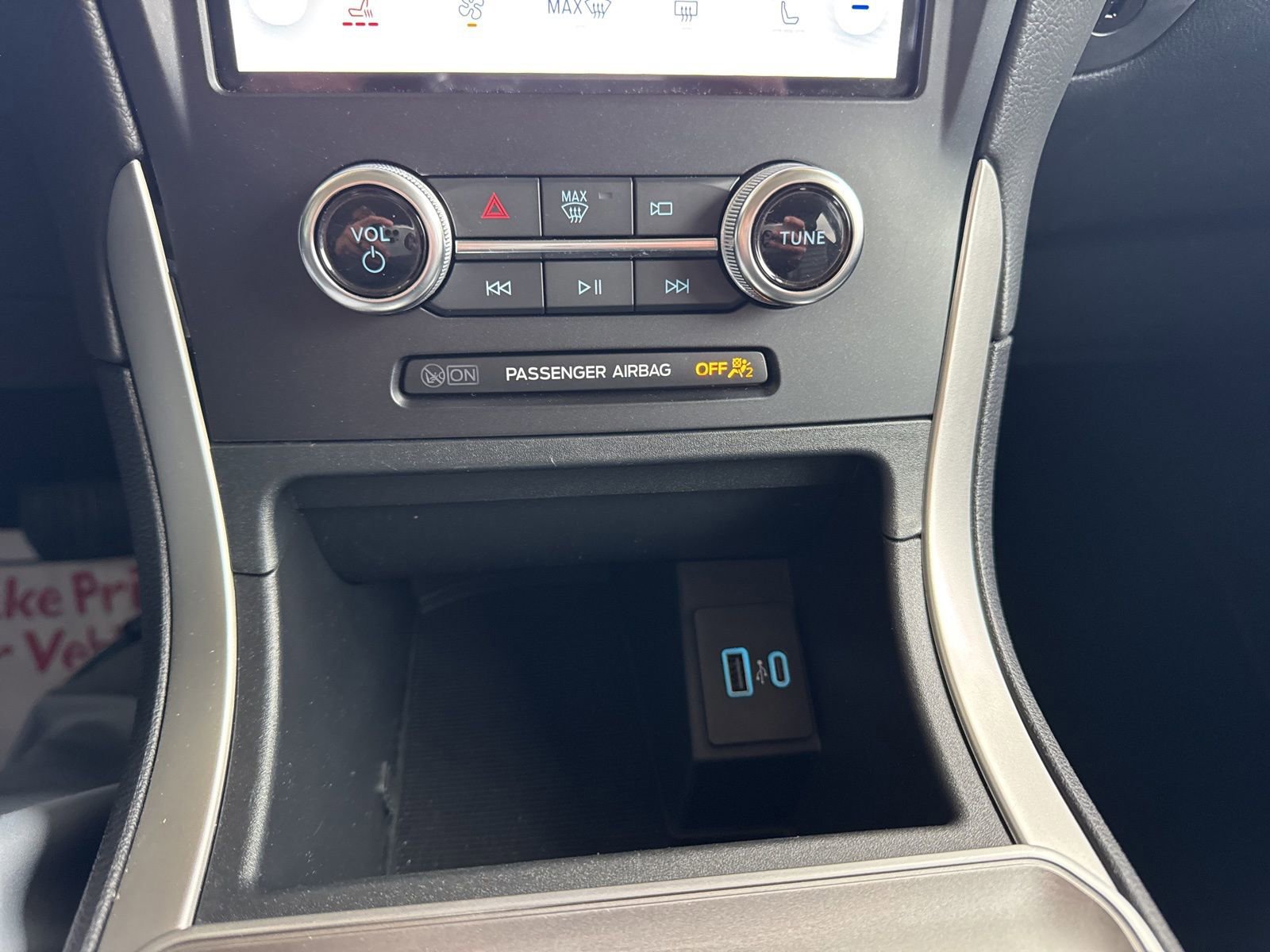 Certified 2024 Ford Edge SEL image 33