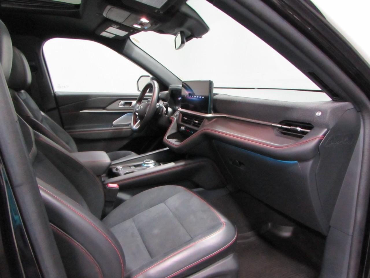 Certified 2025 Ford Explorer ST AWD/4WD image 18