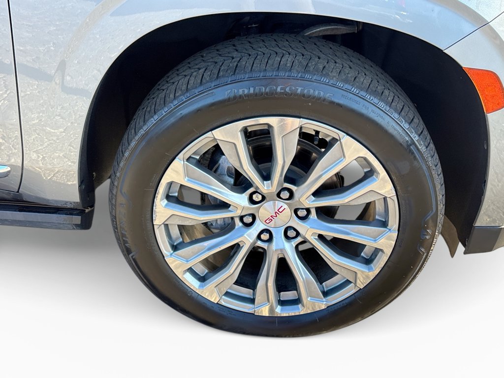 Used 2023 GMC Yukon XL Denali AWD/4WD image 11