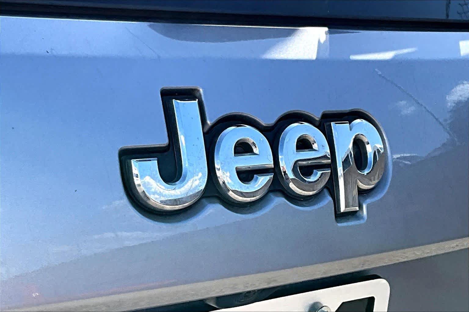 Used 2018 Jeep Grand Cherokee Limited RWD image 31